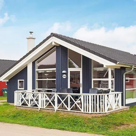 With Sauna And Full Kitchen *
