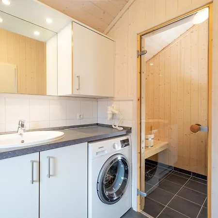 With Sauna And Full Kitchen *